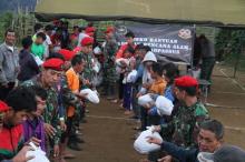 Bantuan Kemanusiaan Untuk Warga Asmat dan Korban Gempa Lebak Banten oleh TNI